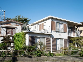 使っていない空き家の管理や維持費が負担になっている